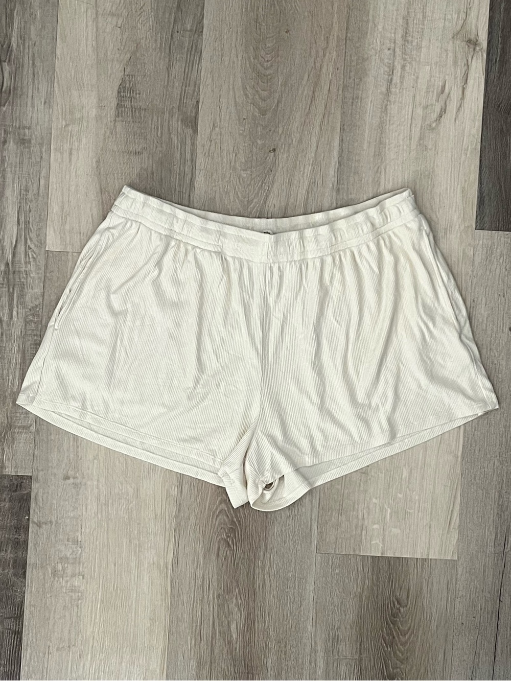 Skims Ribbed Pajama Shorts Cream size Large